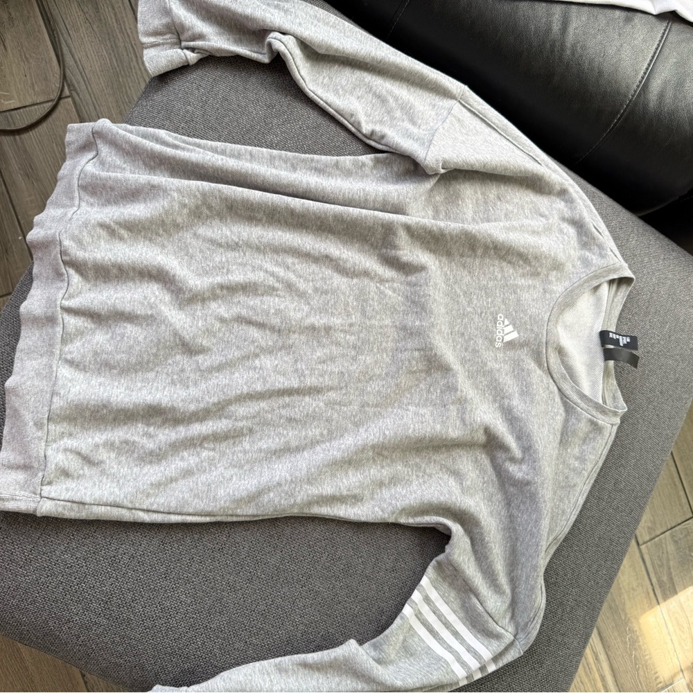 Like new Adidas sweatshirt size medium